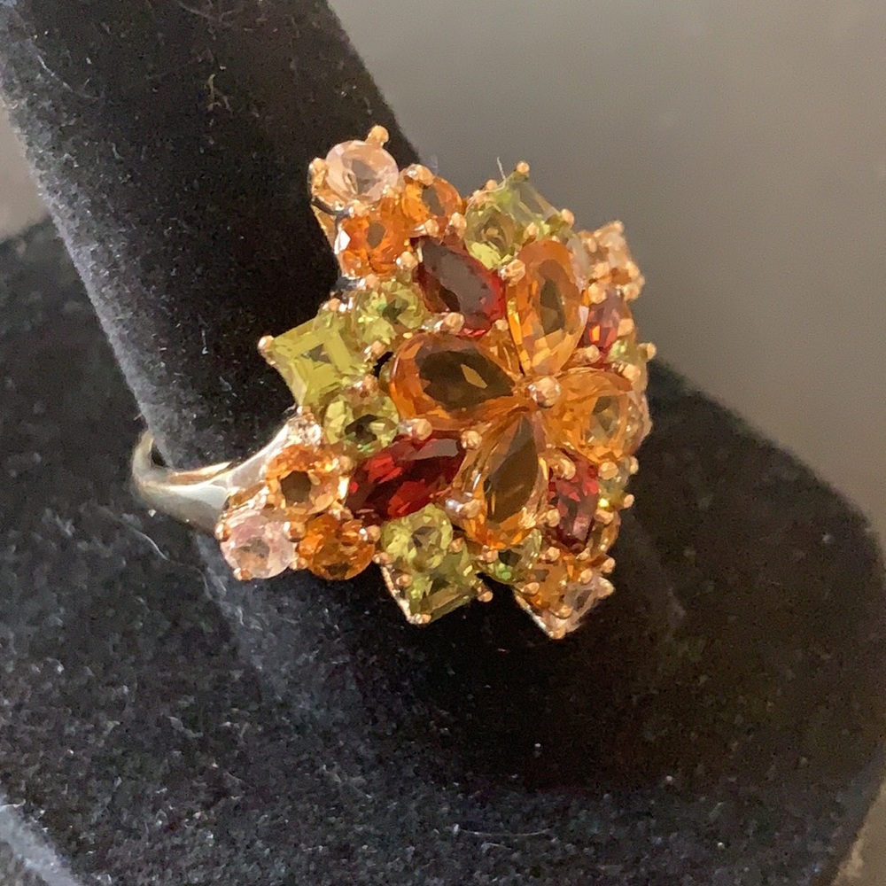 10k Solid Gold Ring - image 6